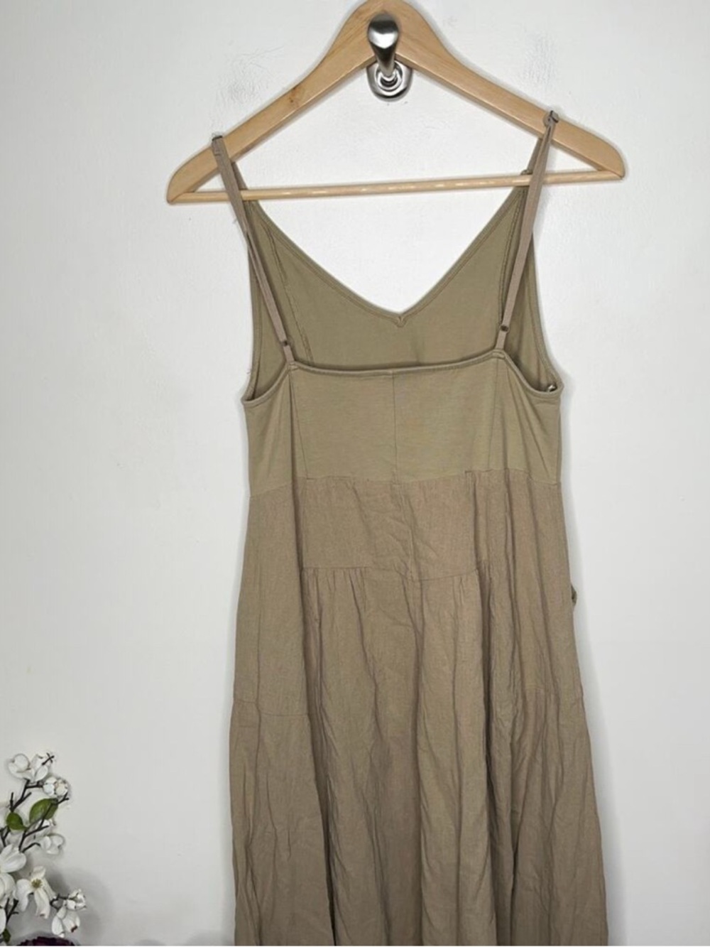 FREE PEOPLE Soledad Midi
Dress Khaki Tan Beige Sz Medium TRUE TO SIZE - Picture 6 of 10